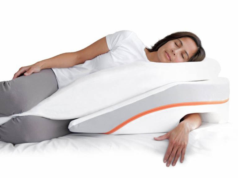 Nâng đầu gối khi ngủ giúp giảm trào ngược