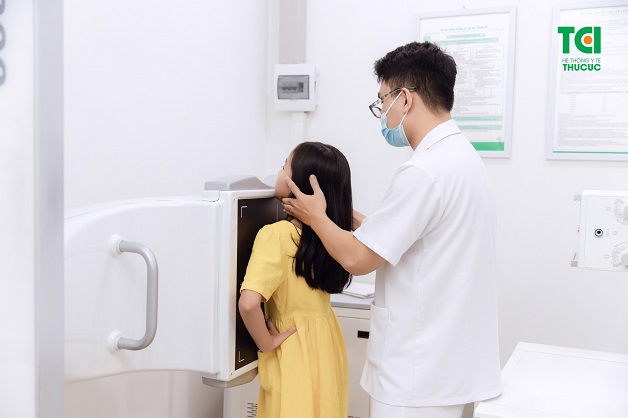 khám sức khoẻ tổng quát cho bé