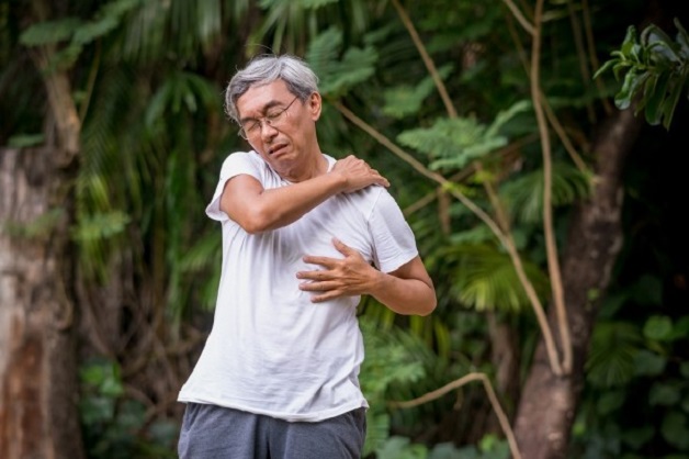 Mất ngủ ở người già do bệnh lý