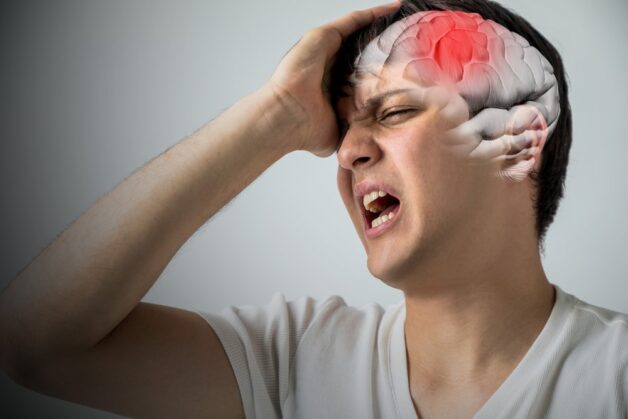 Thiếu máu não là tình trạng giảm tuần hoàn lên não, dễ gặp ở người cao tuổi và có bệnh lý tim mạch, mạch máu