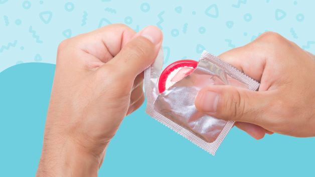 Sử dụng bao cao su là một trong những cách phòng ngừa bệnh lây truyền qua đường tình dục một cách an toàn