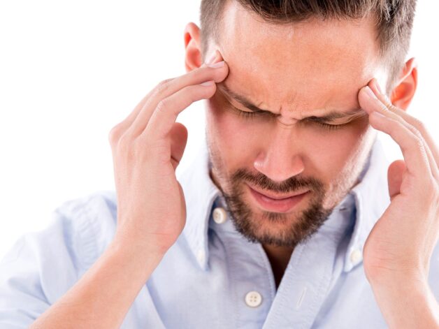 Bệnh nhân hắc võng mạc trung tâm thanh dịch còn có thể bị đau đầu.