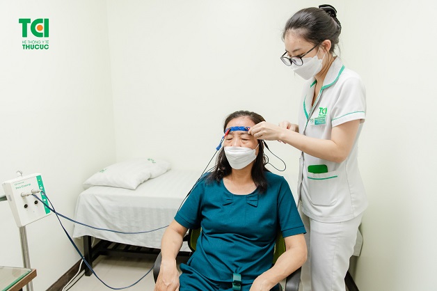 chẩn đoán bệnh mất ngủ bằng máy đo lưu huyết não