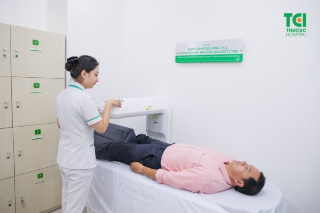Loãng xương và cách điều trị bằng cách đo mật độ xương 