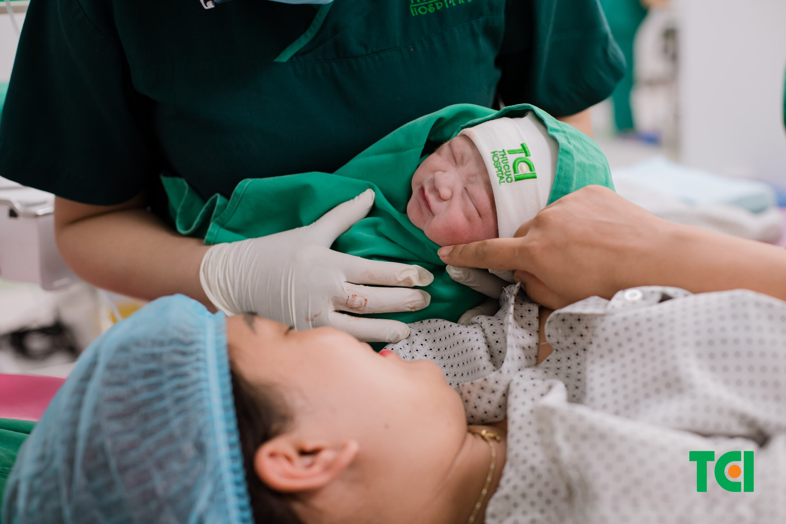 gây tê ngoài màng cứng giúp mẹ có trải nghiệm đón bé trọn vẹn và nhẹ nhàng hơn