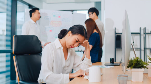 Viêm khớp khiến người bệnh đau nhức