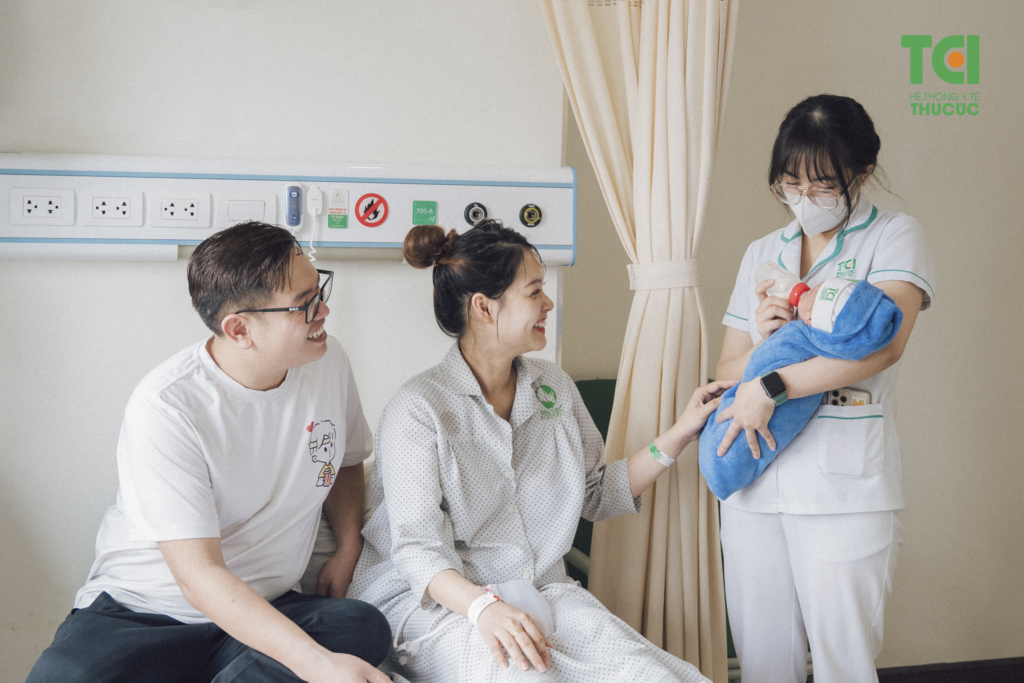 Thời kỳ hậu sản sức khỏe của mẹ khá yếu, cần có chế độ chăm sóc chu đáo để nhanh phục hồi