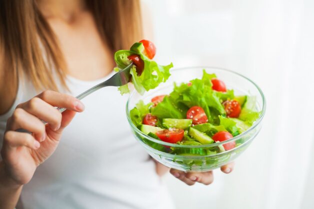 Bị nhiệt miệng nên ăn gì
