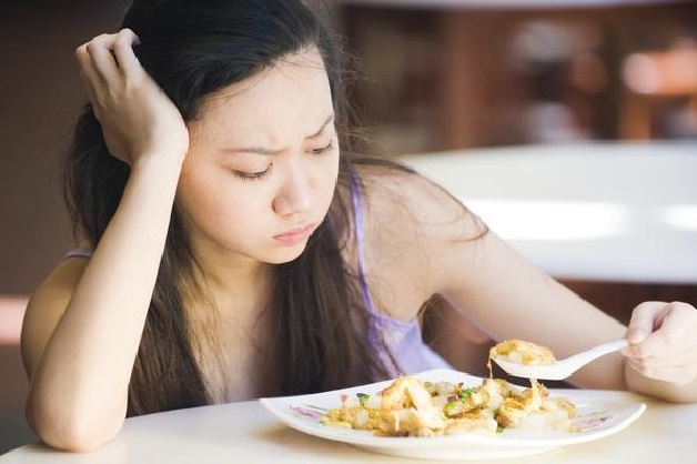 Ăn uống thiếu dinh dưỡng làm tăng nguy cơ mắc các vấn đề liên quan đến trí nhớ