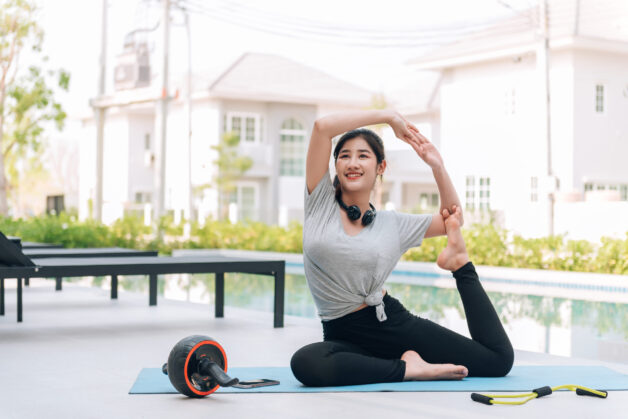 Tập yoga là cách trị mất ngủ tại nhà 