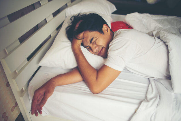 Mất ngủ có thể dẫn tới mệt mỏi, khó chịu