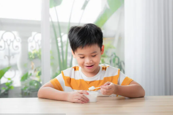 Bổ sung lợi khuẩn cho bé mắc táo bón