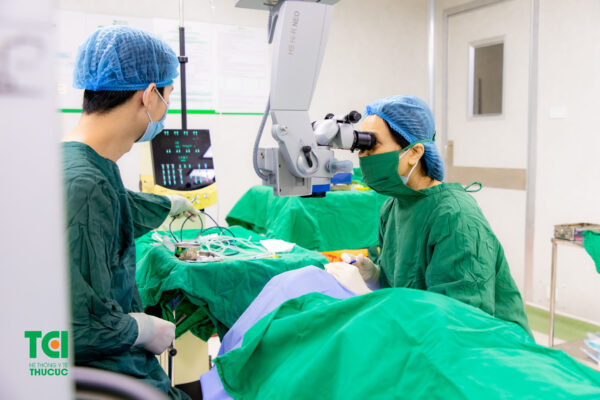 Bệnh nhân H. được chỉ định phẫu thuật điều trị đục thủy tinh thể bằng phương pháp Phaco