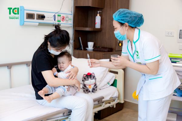 Trẻ sơ sinh bị cảm cúm phải làm sao là thắc mắc của nhiều bố mẹ hiện nay