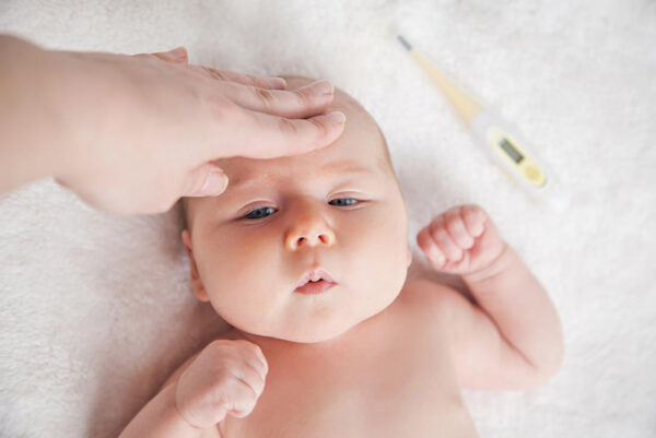 Trẻ sơ sinh cảm cúm không được điều trị kịp thời sẽ dễ dẫn tới biến chứng nguy hiểm