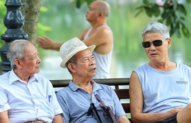Bệnh nhân Alzheimer thường gặp khó khăn trong việc diễn đạt suy nghĩ của mình bằng ngôn ngữ