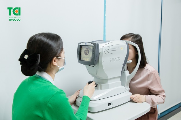 võng mạc xuất huyết