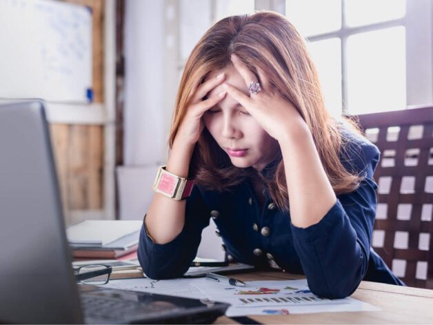 Triệu chứng tuyến giáp có thể gây trầm cảm và lo âu