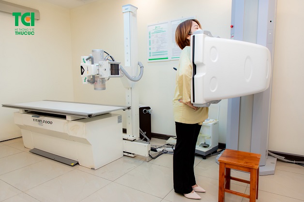 bấm huyệt chữa hóc xương cá