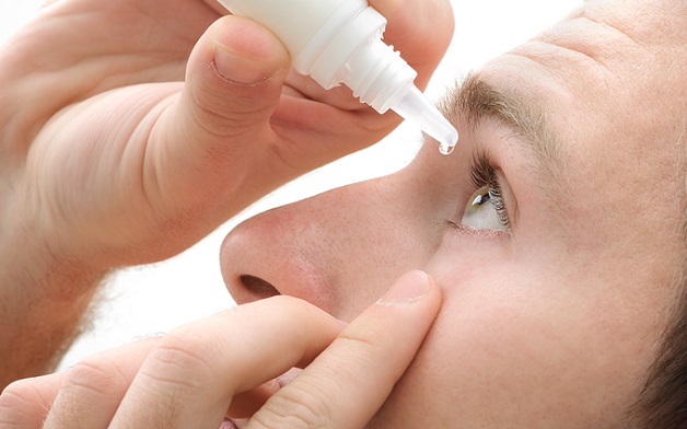 đau mắt đỏ đổ nhiều ghèn
