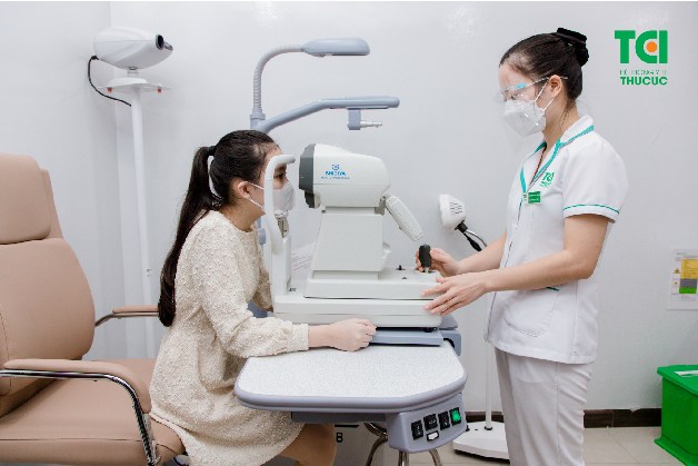 Khám mắt cho mọi lứa tuổi