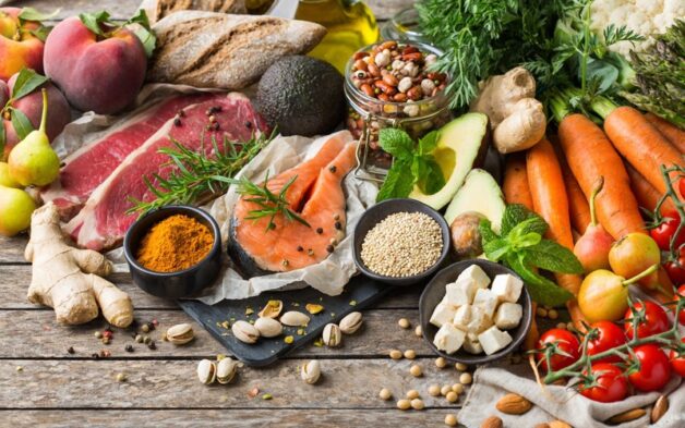 Nhóm thực phẩm giàu omega-3 cung cấp nhiều dưỡng chất tốt cho não bộ, giúp phòng ngừa đột quỵ