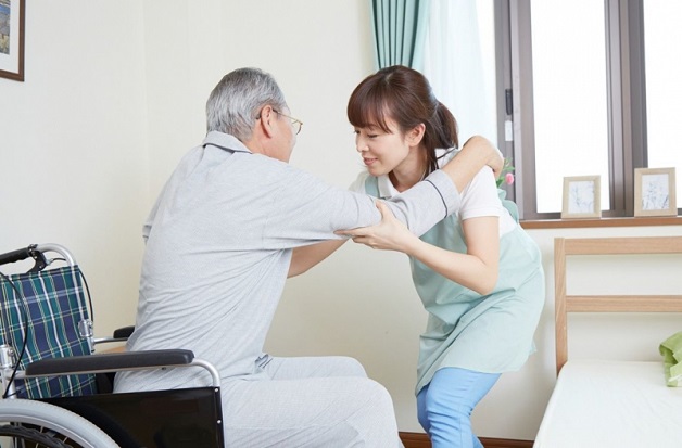 sa sút trí tuệ sau đột quỵ cần được quan tâm và chăm sóc