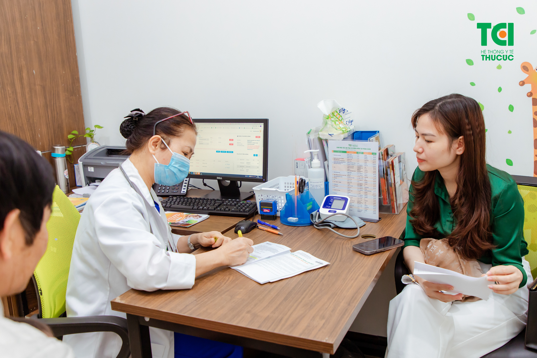 Tác dụng phụ của vắc xin viêm gan B thường không đáng lo ngại và tự giảm đi sau một thời gian ngắn