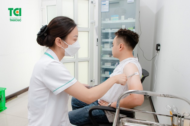 Tiêm vắc xin là biện pháp phòng ngừa uốn ván hiệu quả