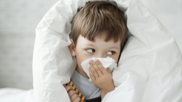Trẻ bị cảm ra nhiều mồ hôi: cách điều trị hiệu quả-1