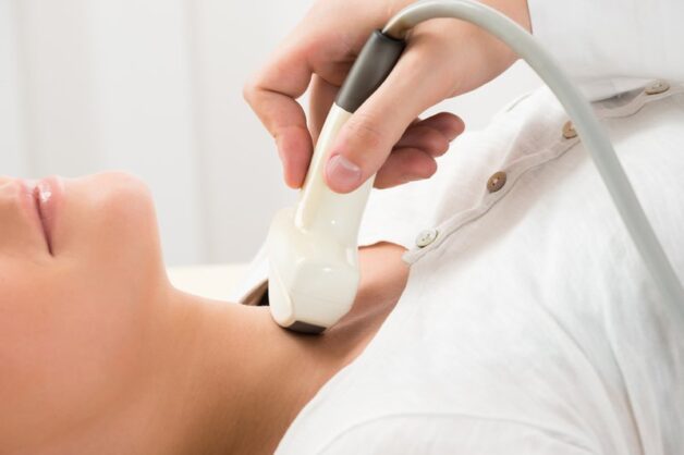 Siêu âm tuyến giáp là phương pháp chẩn đoán thông qua hình ảnh tuyến giáp để tìm ra những bất thường hoặc những bệnh lý ở tuyến giáp