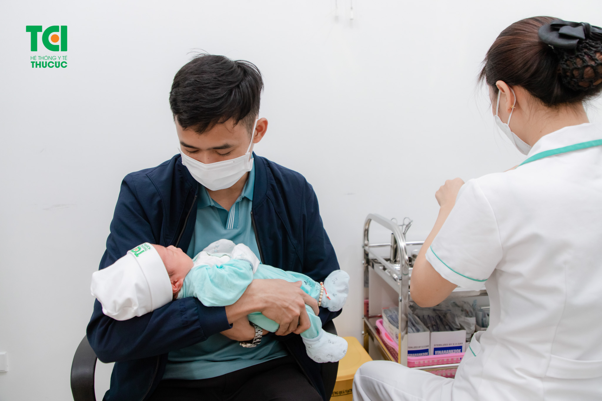 Tiêm vacxin lao cho trẻ sơ sinh giúp bảo vệ trẻ khỏi các biến chứng nguy hiểm củ bệnh lao