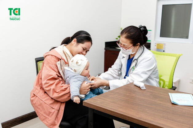 Lưu ý theo dõi sức khỏe sau khi tiêm vắc xin viêm gan B