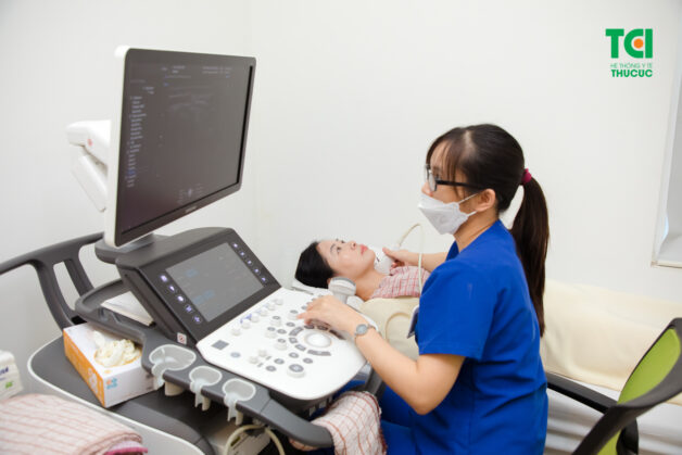 Siêu âm để chẩn đoán nhân tuyến giáp giảm âm hay không
