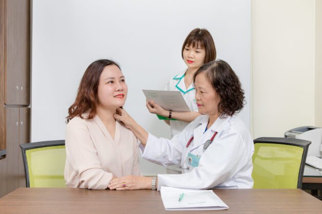 Theo dõi tuyến giáp bị sưng
