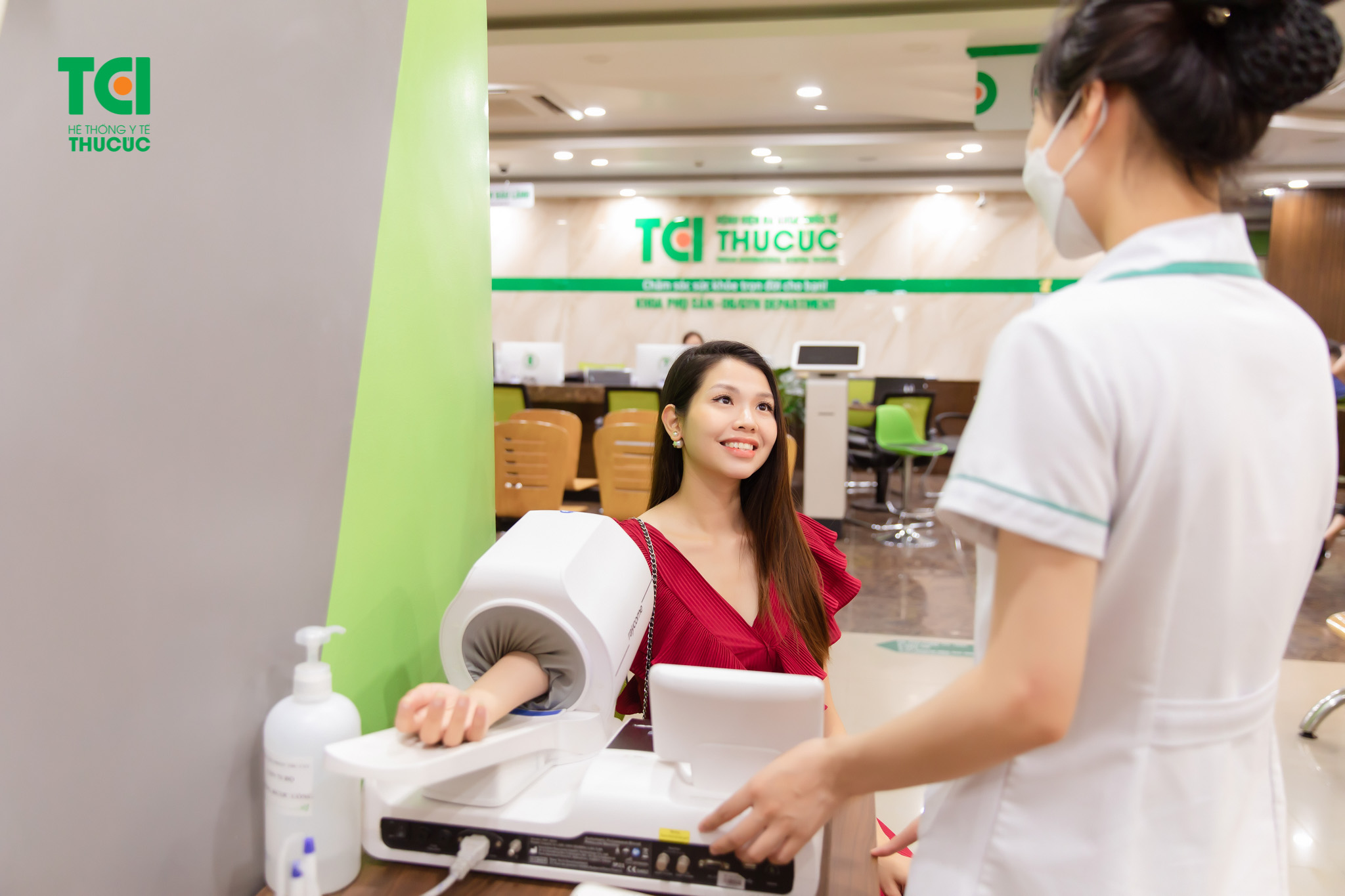 Mẹ bầu bị cúm nên đi khám càng sớm càng tốt để bác sĩ kiểm tra và đưa chỉ định điều trị kịp thời