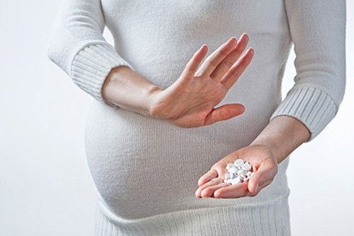 Mẹ bầu không nên tự ý dùng thuốc điều trị cúm khi chưa có sự tham vấn ý kiến của bác sĩ 