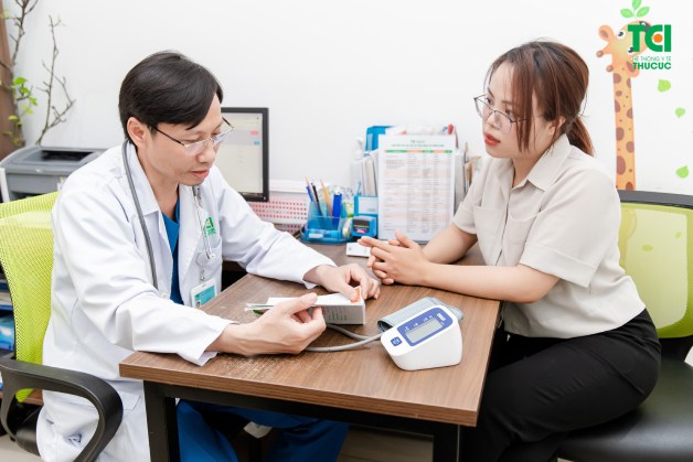 khám sàng lọc trước tiêm
