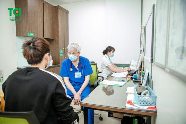 Người bệnh không tự ý ngừng dùng thuốc.