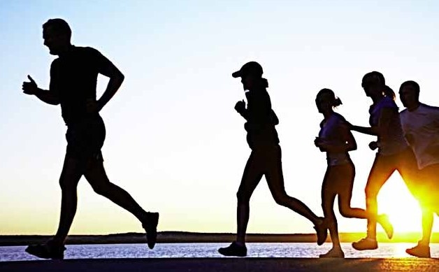 Tăng cường vận động đều đặn hàng ngày giúp chậm quá trình xơ vữa