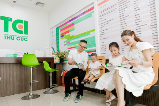Khu vực tiêm chủng thoáng mát, tiện nghi