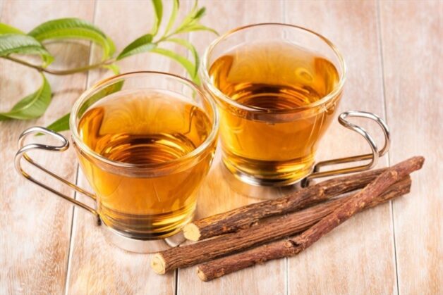 Cách giảm mất ngủ là uống các loại trà thảo dược