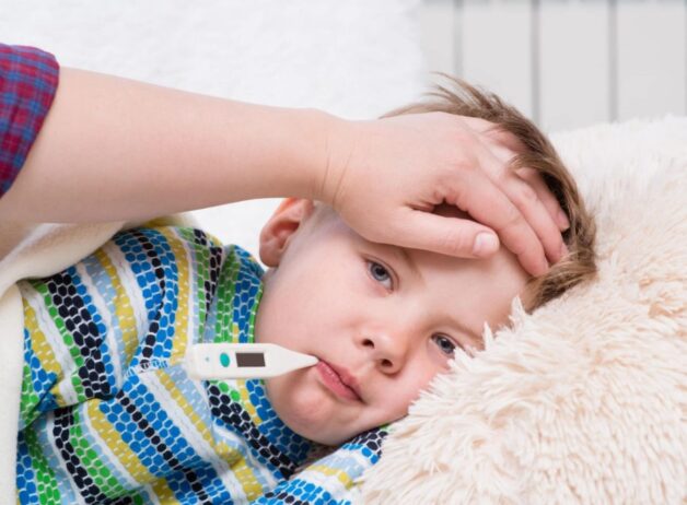 Tổng hợp toàn bộ triệu chứng sốt xuất huyết ở trẻ.