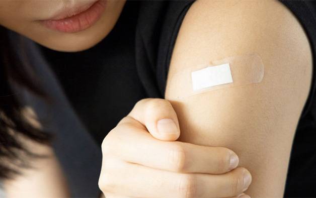 Phản ứng phụ có thể gặp sau khi tiêm vắc xin