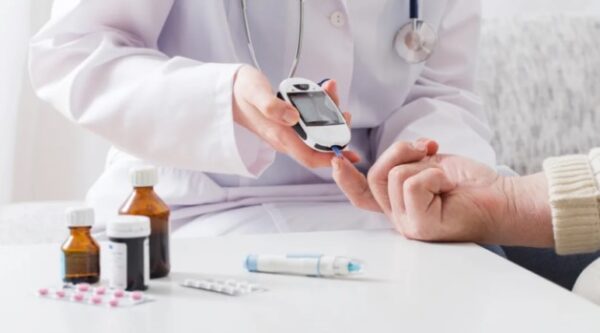 Tiểu đường gây ra nhiều biến chứng với sức khỏe người bệnh, trong đó làm tăng nguy cơ đột quỵ gấp nhiều lần
