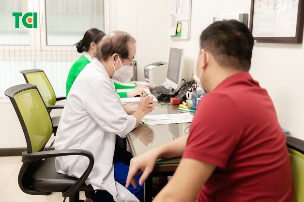 Tới cơ sở y tế thăm khám khi có dấu hiệu bệnh.