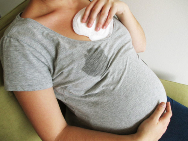 Tiết sữa dù không mang thai là dấu hiệu bạn cần đi kiểm tra u tuyến yên.