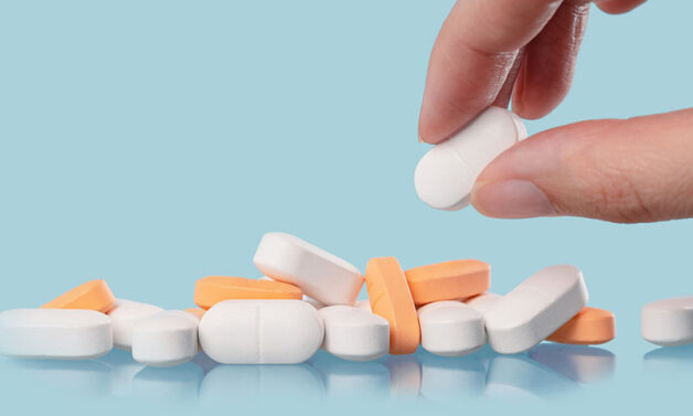 Thoát vị đĩa đệm uống thuốc gì cần được bác sĩ kê đơn để đảm bảo an toàn