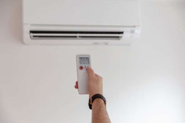 Giải đáp chi tiết thắc mắc: Trẻ bị viêm phế quản có nên nằm điều hòa?