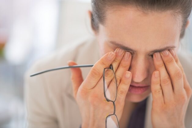 Mắt mờ, nhìn kém, đau nhức mắt là triệu chứng tiền đột quỵ không được bỏ qua